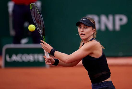 九游体育-莎拉波娃意外战胜勇士，表现优异引爆全场！