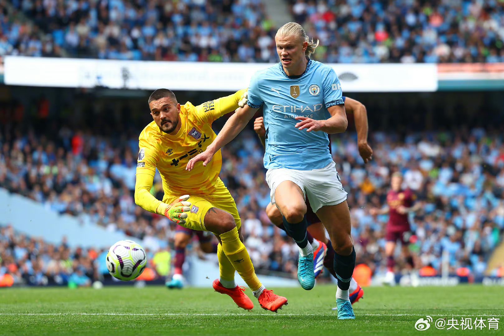 九游娱乐-战术调整引爆全场！，哈兰德意外战胜DWG赛场气氛高涨(dwg和grf历史交手)