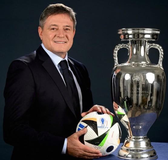 九游娱乐-Karsa遭遇五连败，塞尔维亚队教练面临压力！的简单介绍